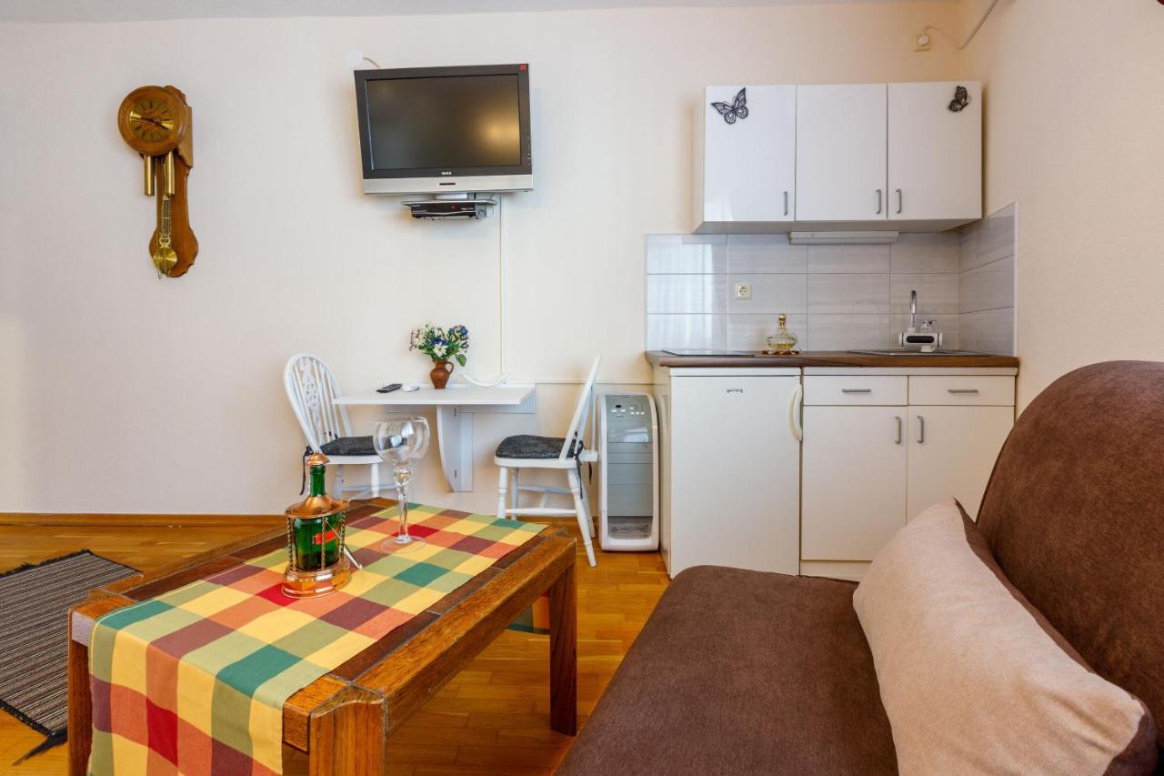 Apartments And Room Art Криквеница Екстериор снимка