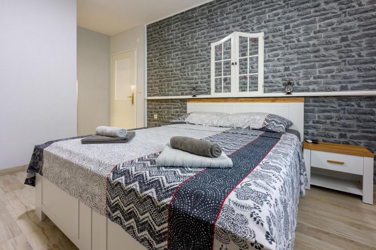 Apartments And Room Art Криквеница Екстериор снимка